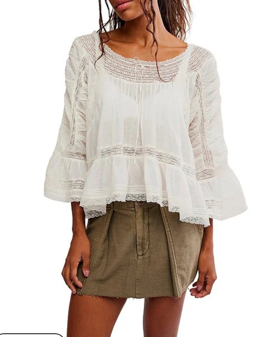 🌷Free People
She's A Romantic Boat Neck Bell Sleeve Lace Paneling Blouse